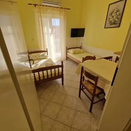 Apartment Dana *