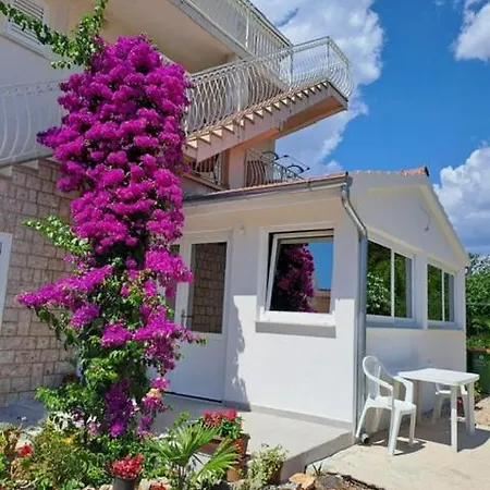 Dana Apartman *